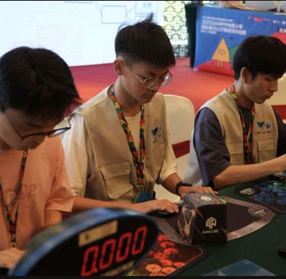 Shijia Xu (徐世嘉)