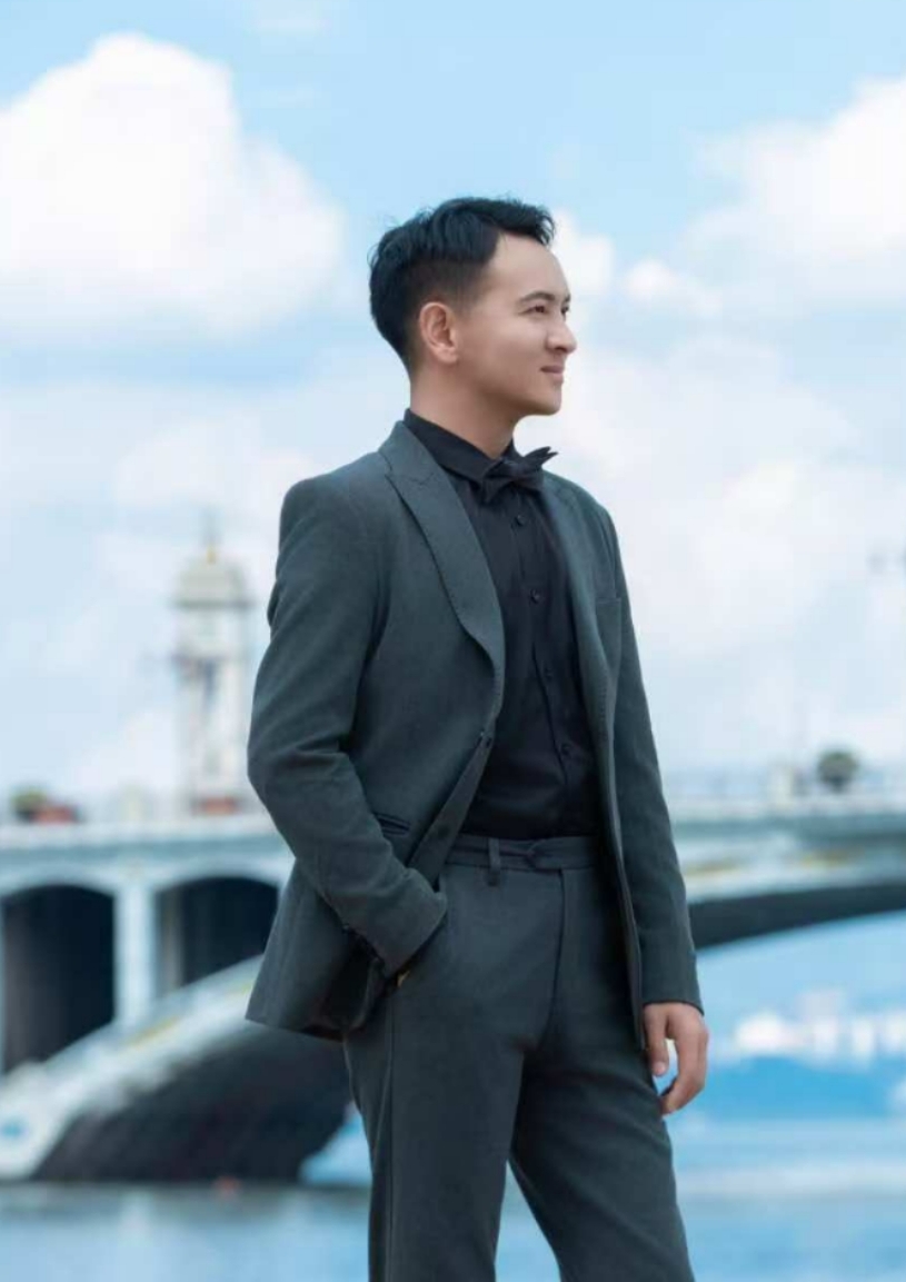 Zhigao Fang (方智高)