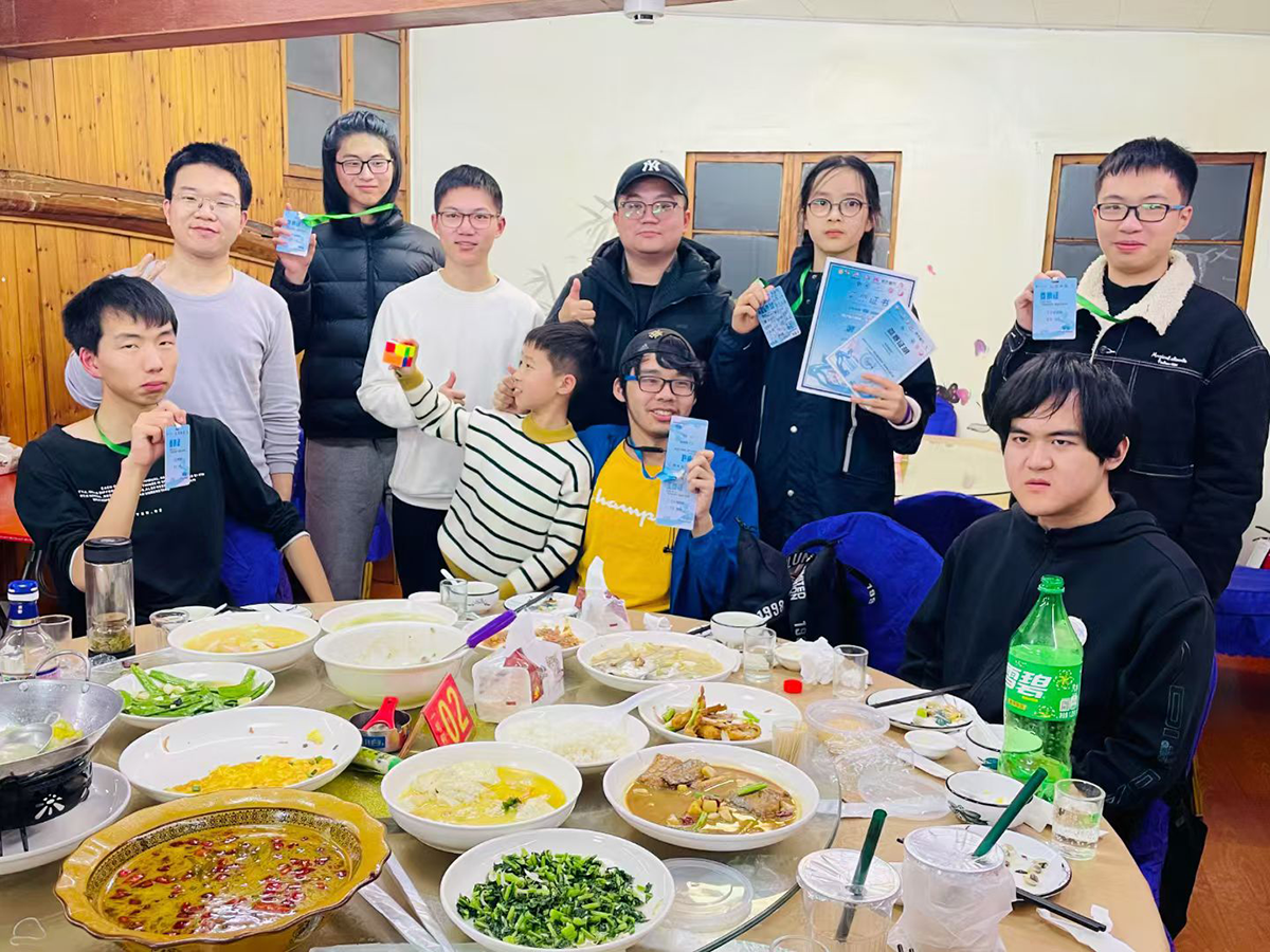 Chuanghui Huang (黄创辉)