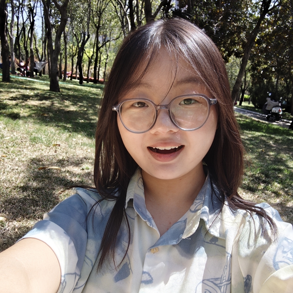 Xinying Pang (庞心盈)