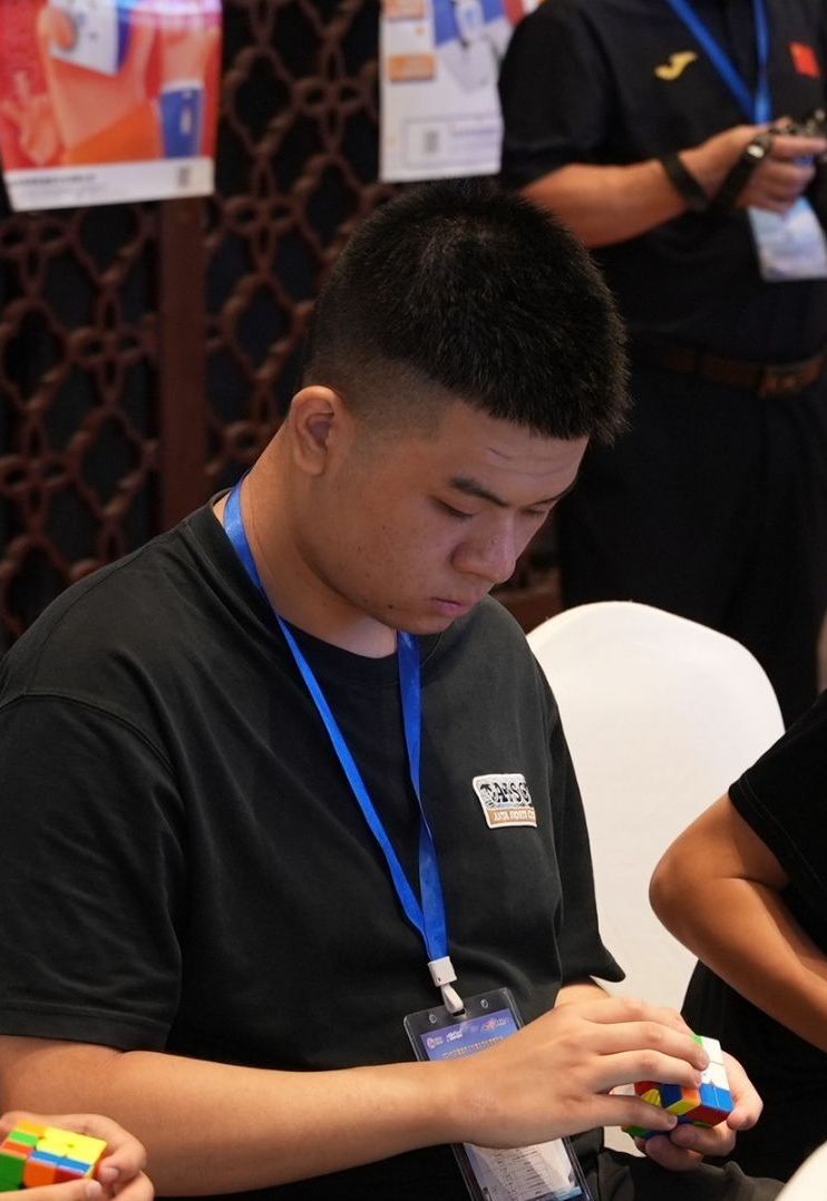 Qile Chen (陈齐乐)