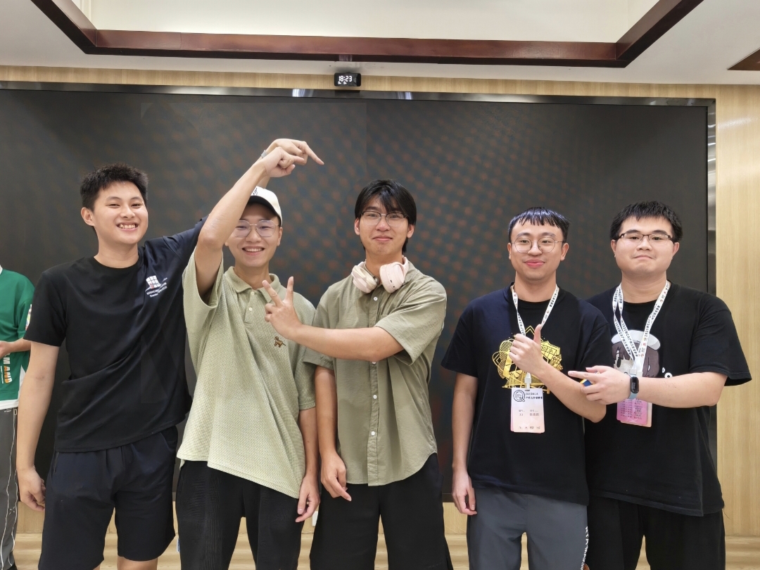 Qingling Chen (陈庆灵)