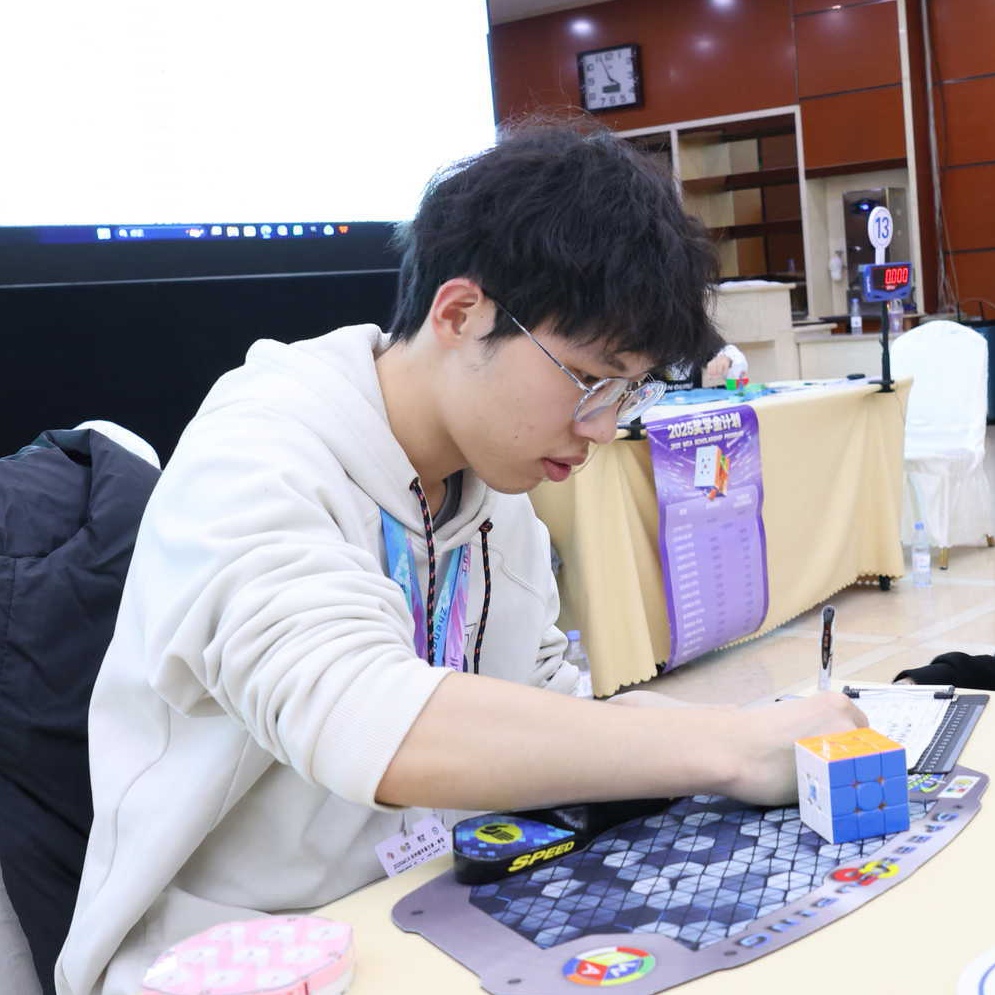 Yuhao Lu (路昱昊)