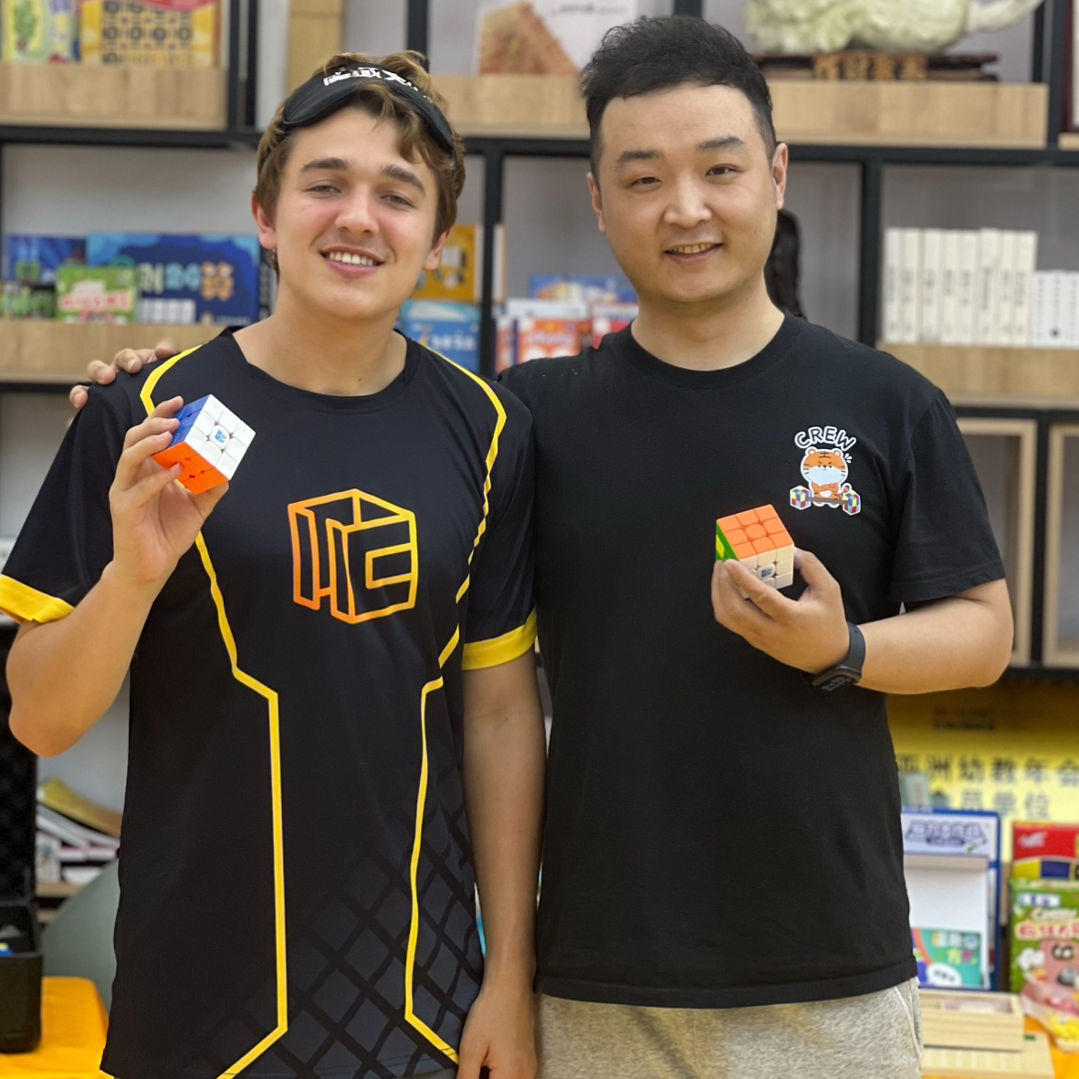 Jingang Wang (王金钢)