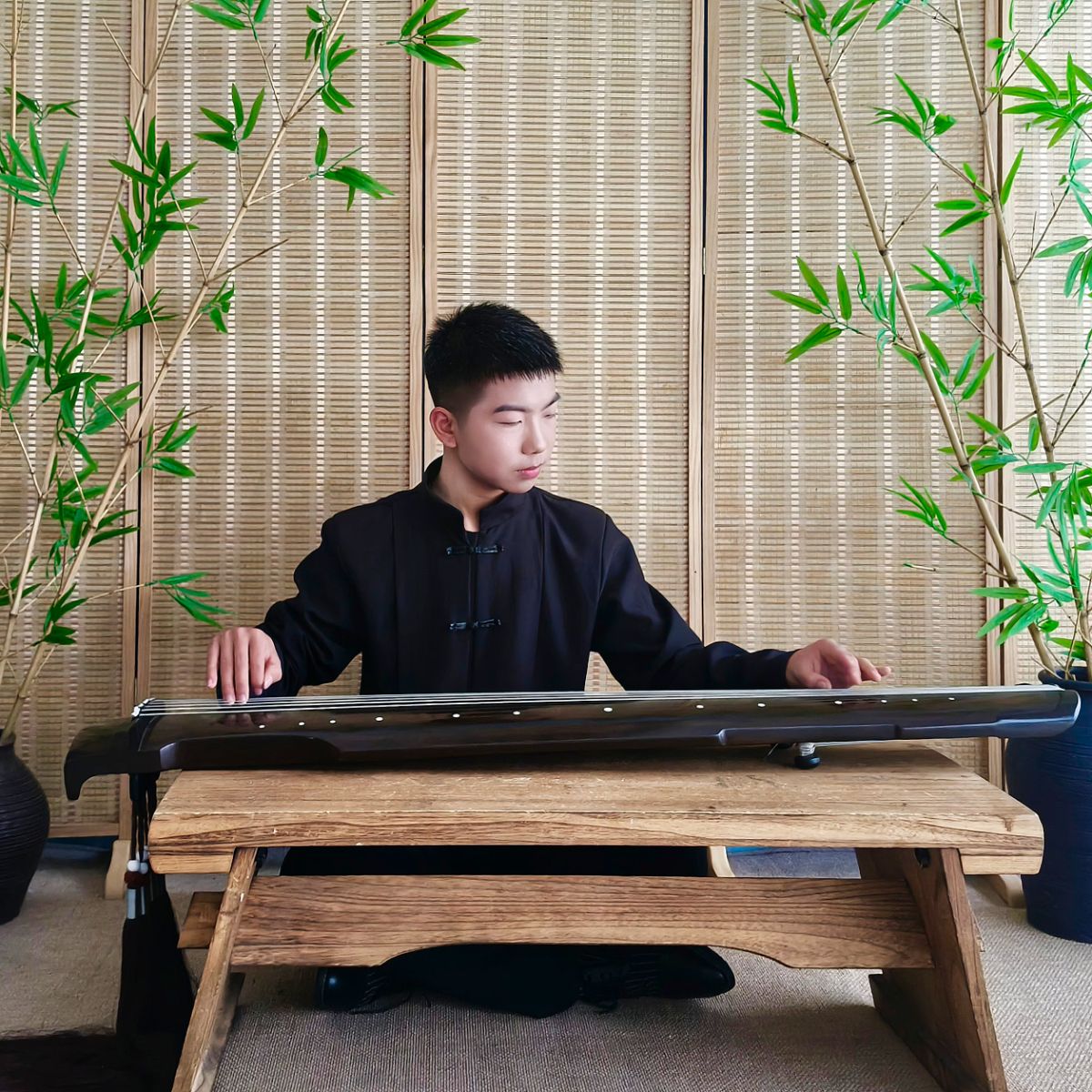 Zhirun Cai (蔡知润)