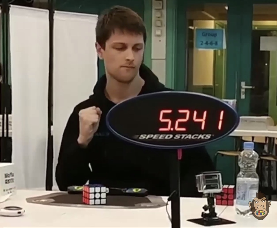 Yizhou Fang (方一舟)