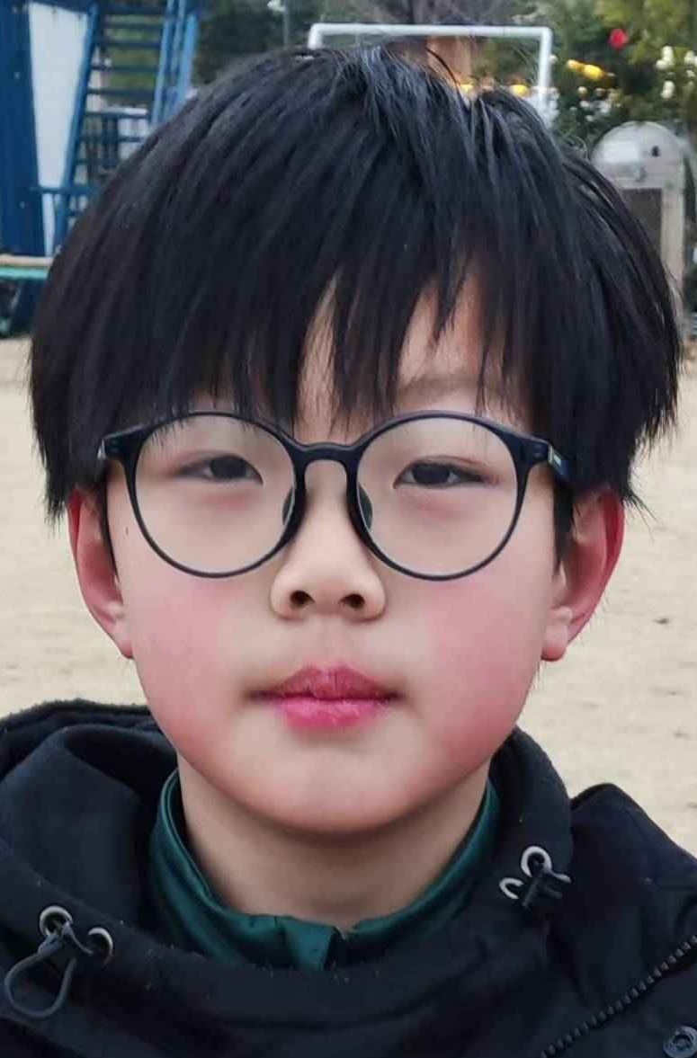 Zhiyi Mao (毛知逸)
